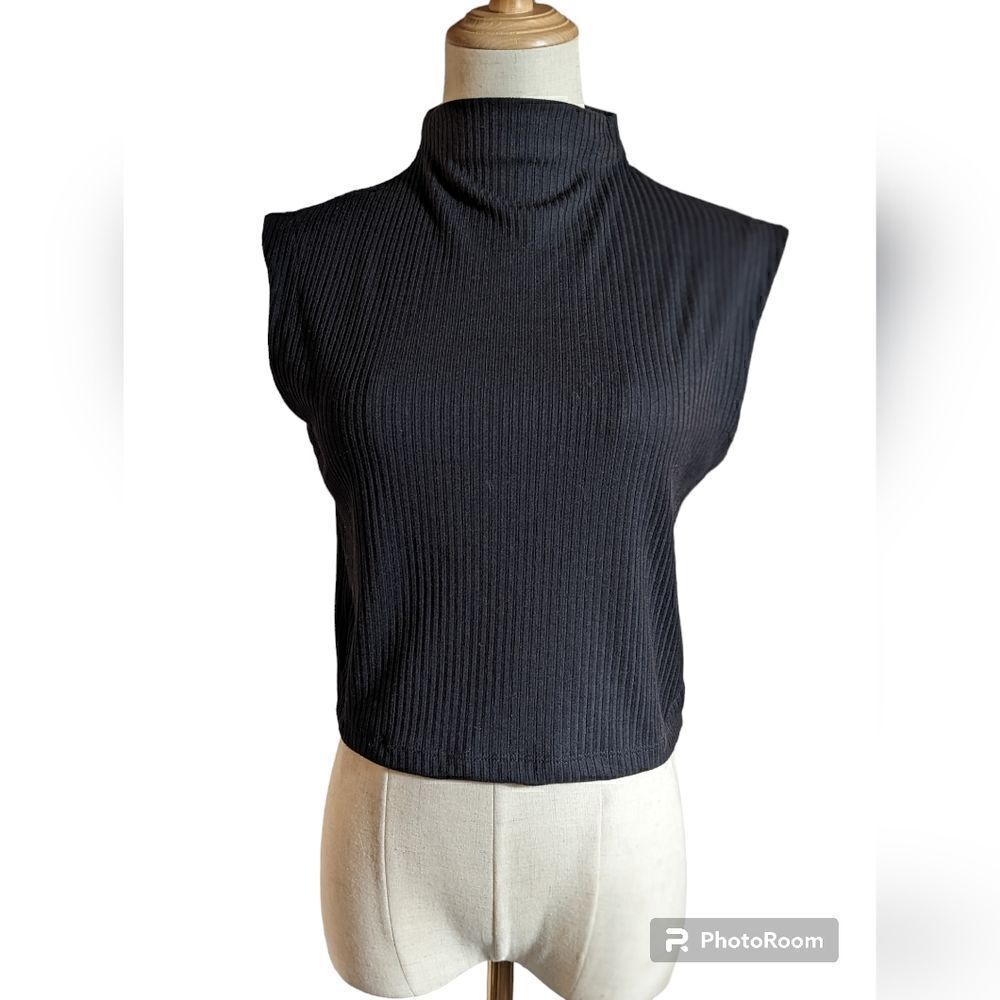 House of Harlow Black Cropped Mock Neck Top NWT